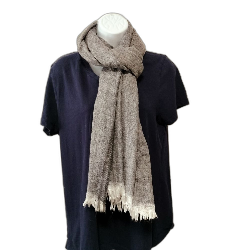 Jones New York Women's Scarf Gray Fringe Hem Rectangle Multi-functional  466